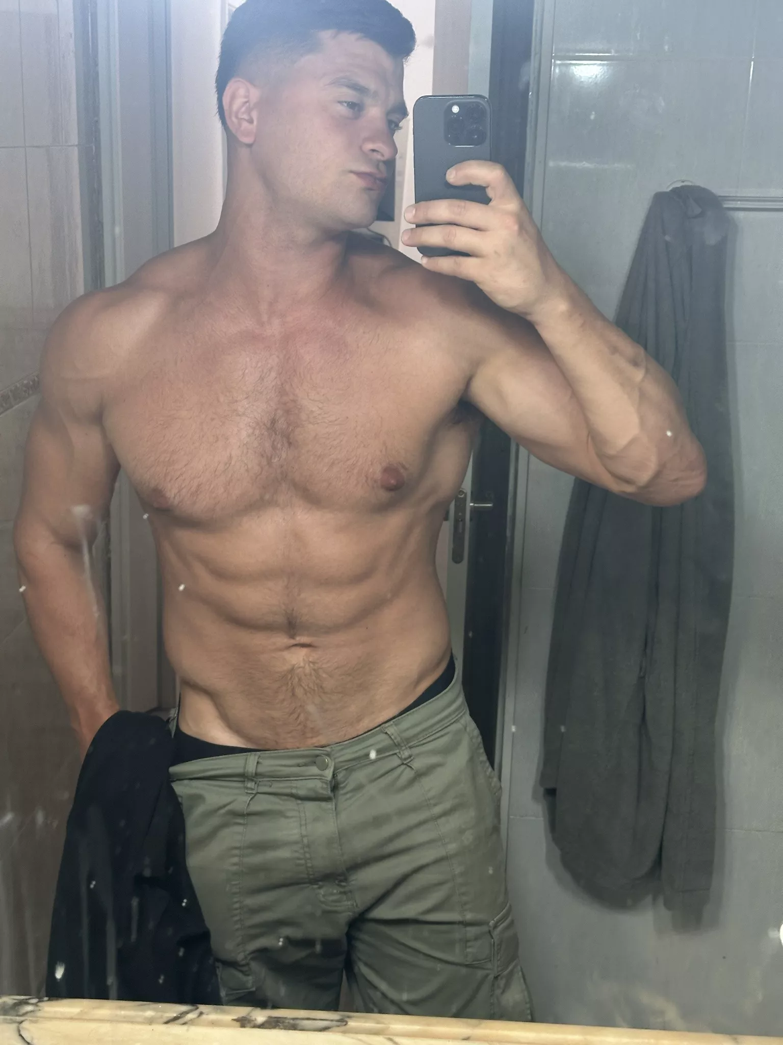 Just checking my bodie after gym 