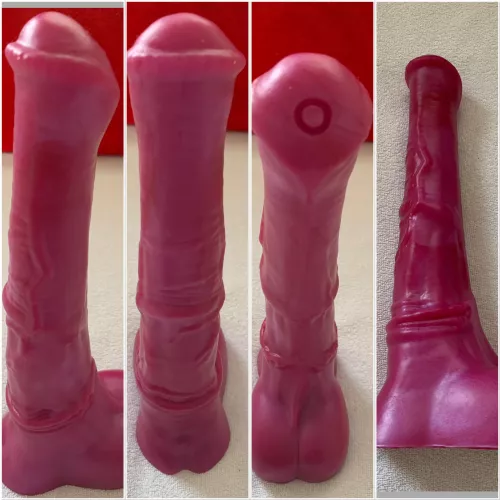 Nieuw speeltje binnen! Bad-Dragon stallion!