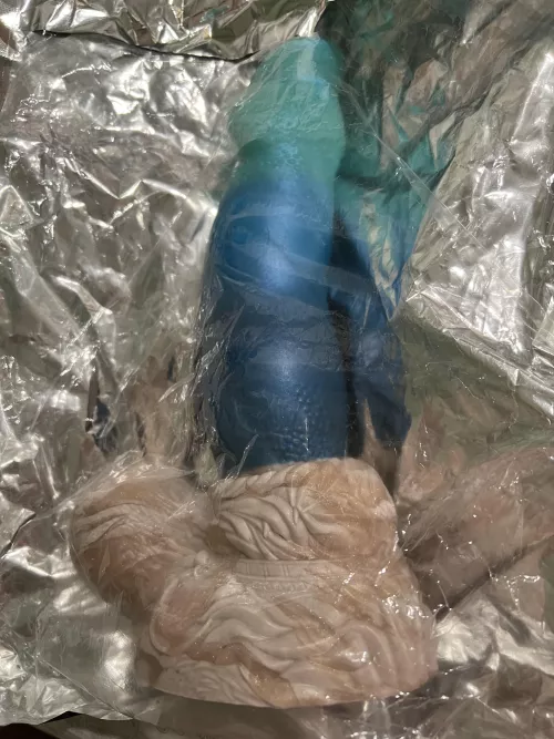 Pictures do not do his shimmer justice 😍 I got so lucky finding this rogue pour!!