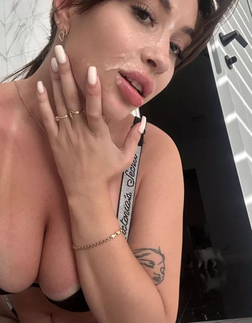 The curves of my body are graceful