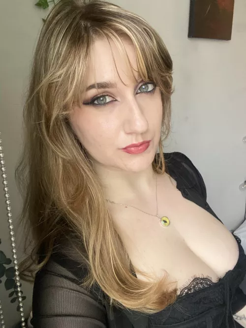 This photo makes me want to cut my bangs again. Debating. 