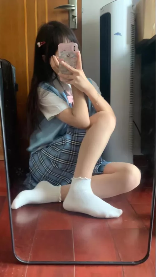 Wear my favorite skirt today 🎀🤭