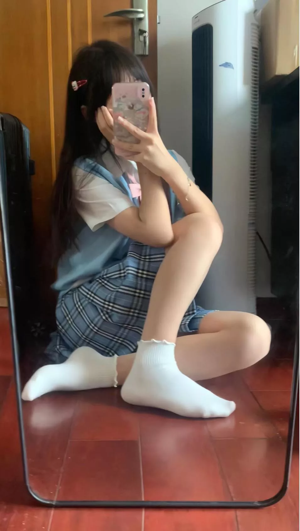 Wear my favorite skirt today 🎀🤭