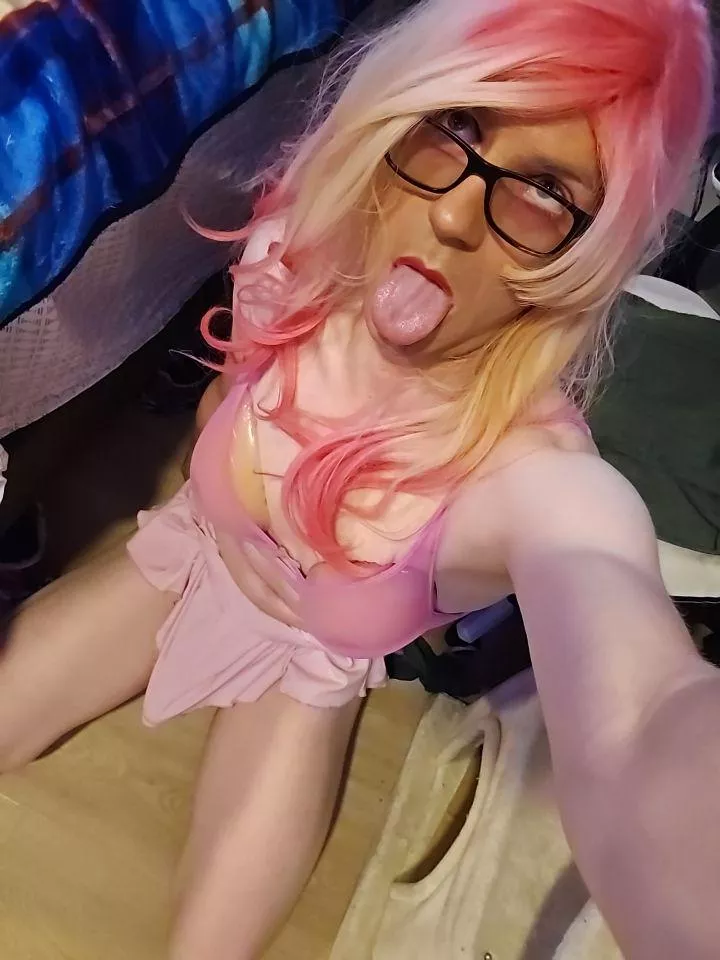 Who's a good sissy bimbo 