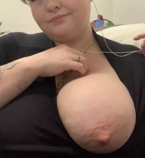 a singular tiddie for Tuesday