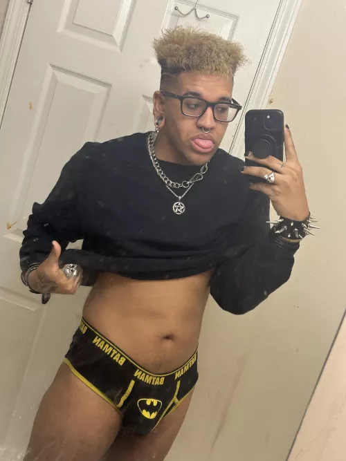 Any Batman fans? 🦇🖤💛