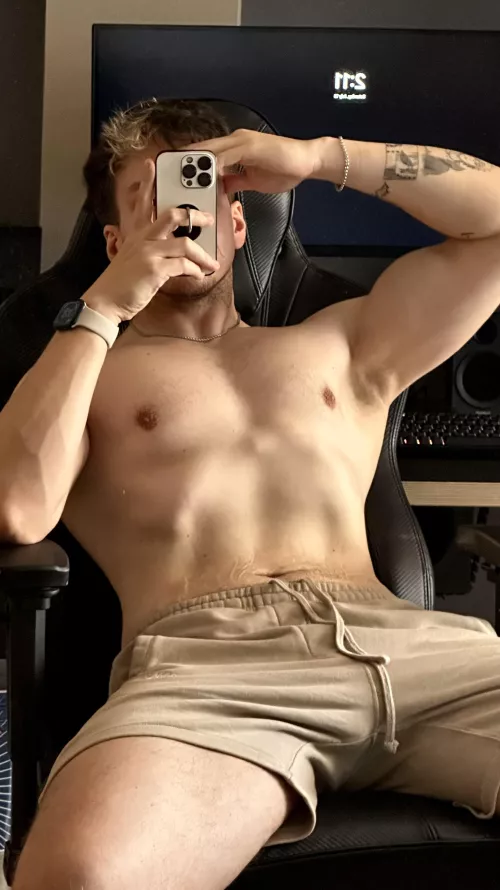 Baby, your new 6’3” chair just arrived!