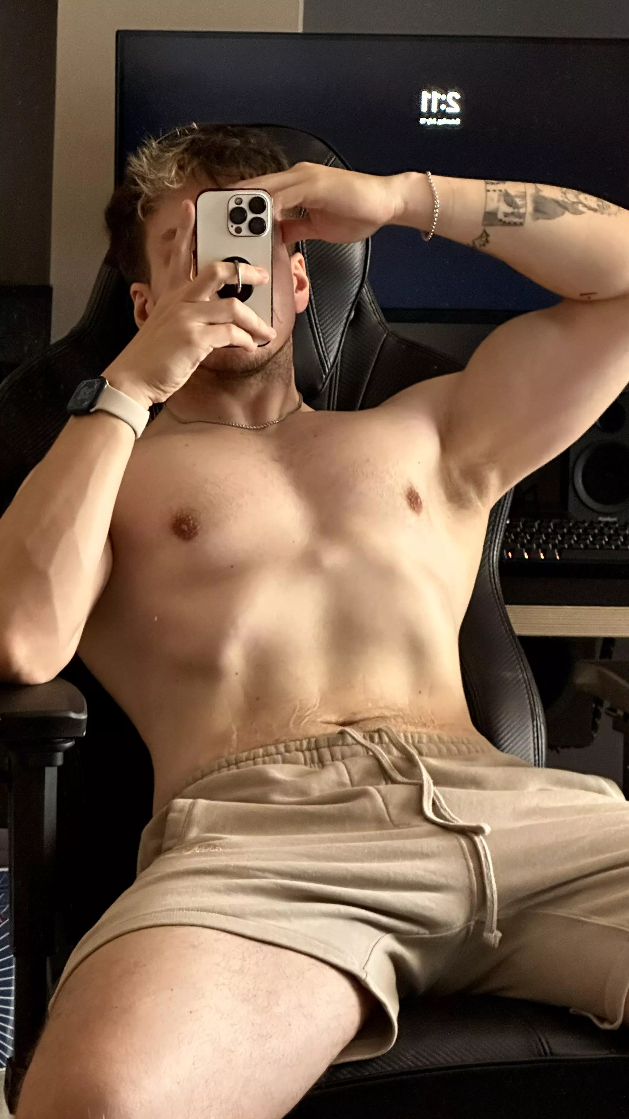 Baby, your new 6’3” chair just arrived!