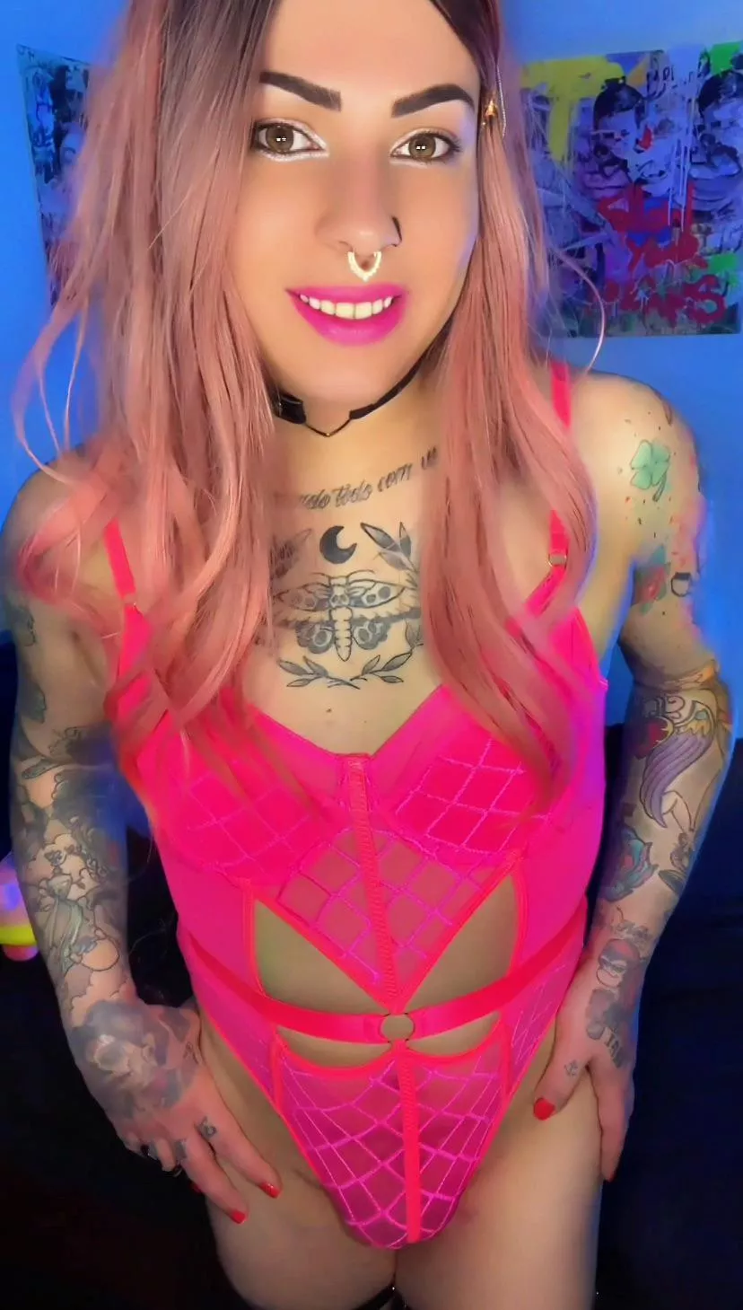 Hey my love, does pink color suit me, huh? 💞