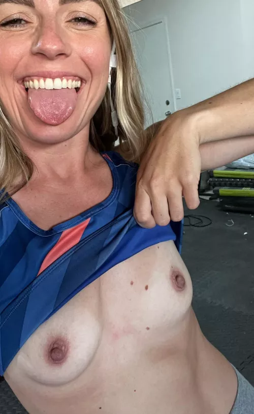 i know it’s wednesday but here’s my tits anyway (F)