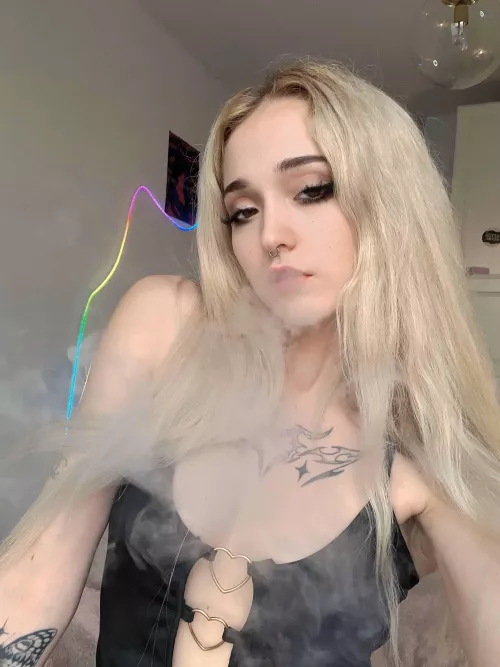 I need someone to make me cum while I smoke