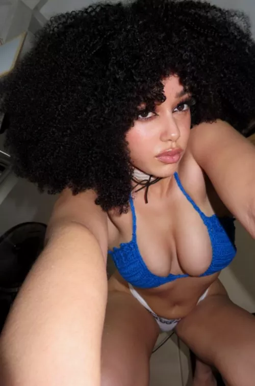 Kiss me softly to my collarbone, down to my .. 