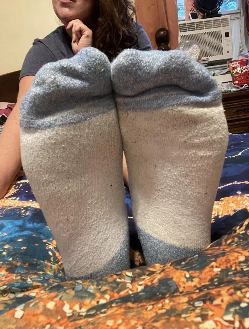 [Selling] I wonder how many huffs of my socks it’ll take before you’re addicted? 😏💕