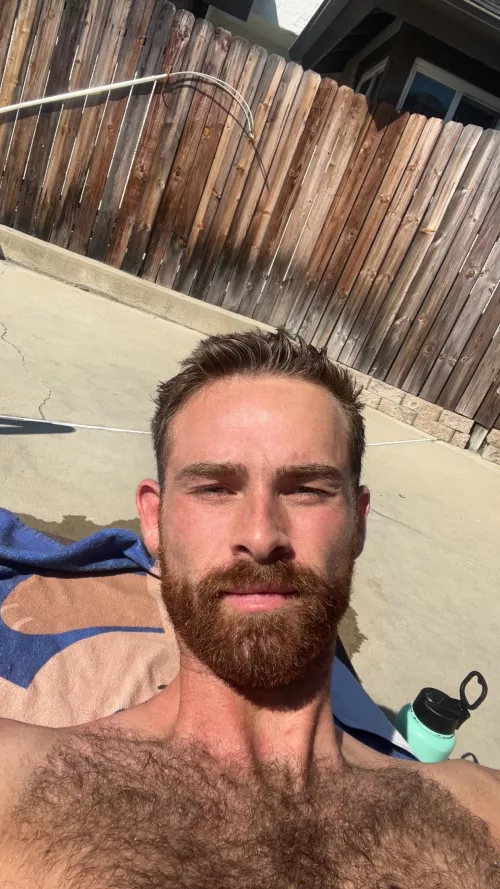 Sun in October means tan lines year round😎