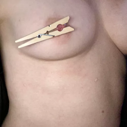 Task 29 hours edging: 2,5 hours left - nipple play 