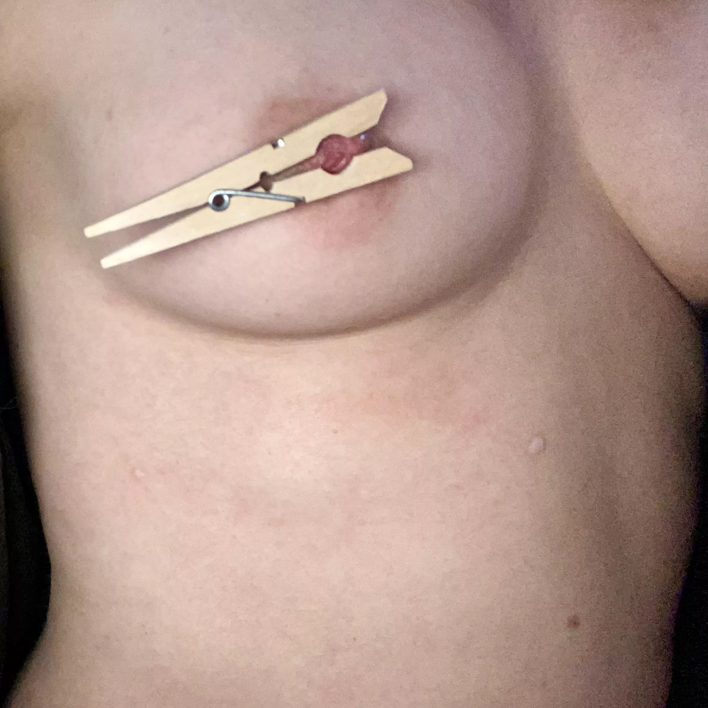 Task 29 hours edging: 2,5 hours left - nipple play 