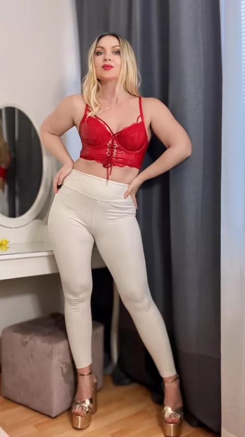 When you wear leggings, every step is a step towards seduction