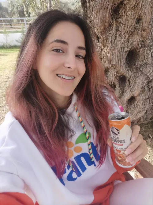 Would you share with me a Fanta or a coffee? 