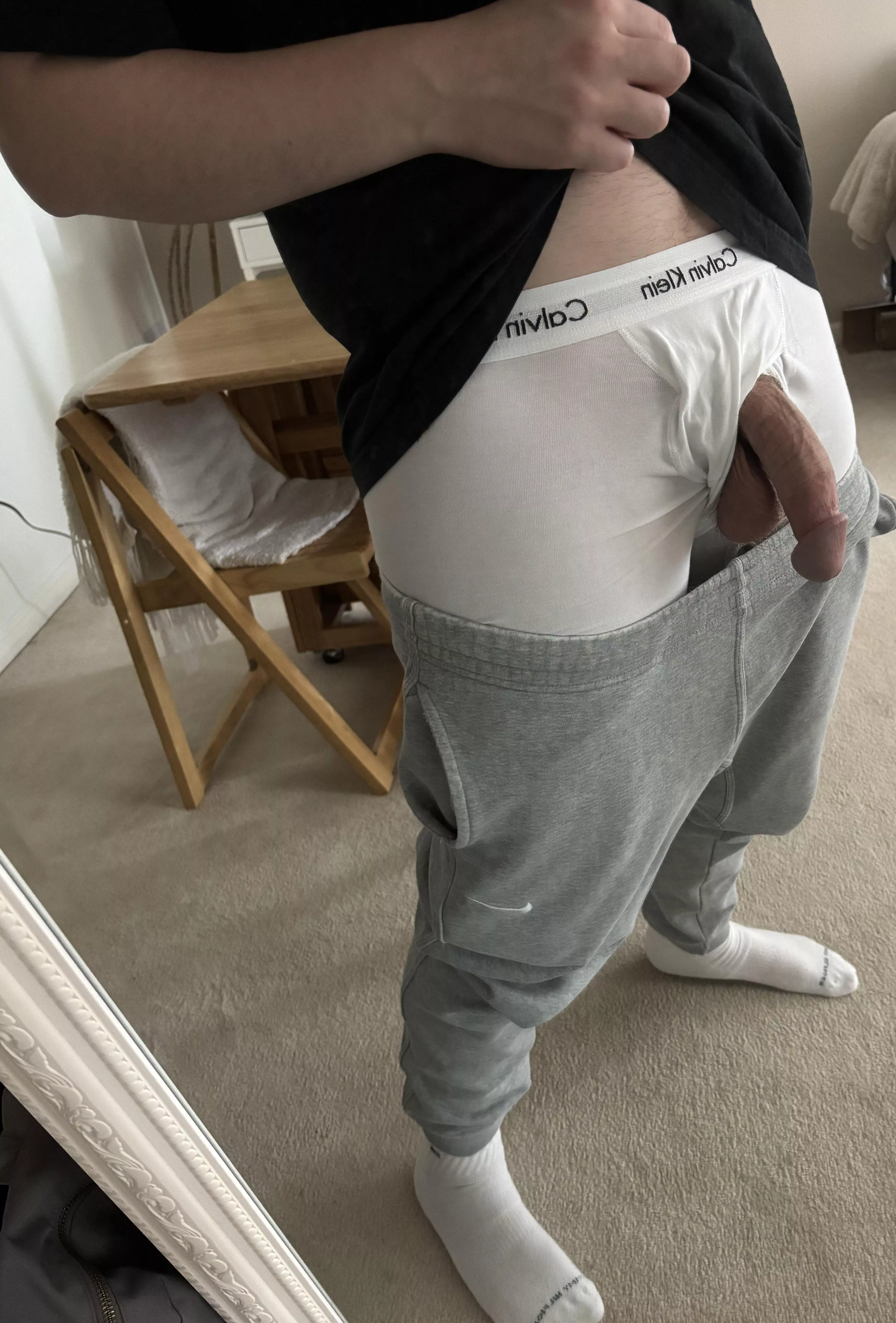 (27) I still wake up horny af everday