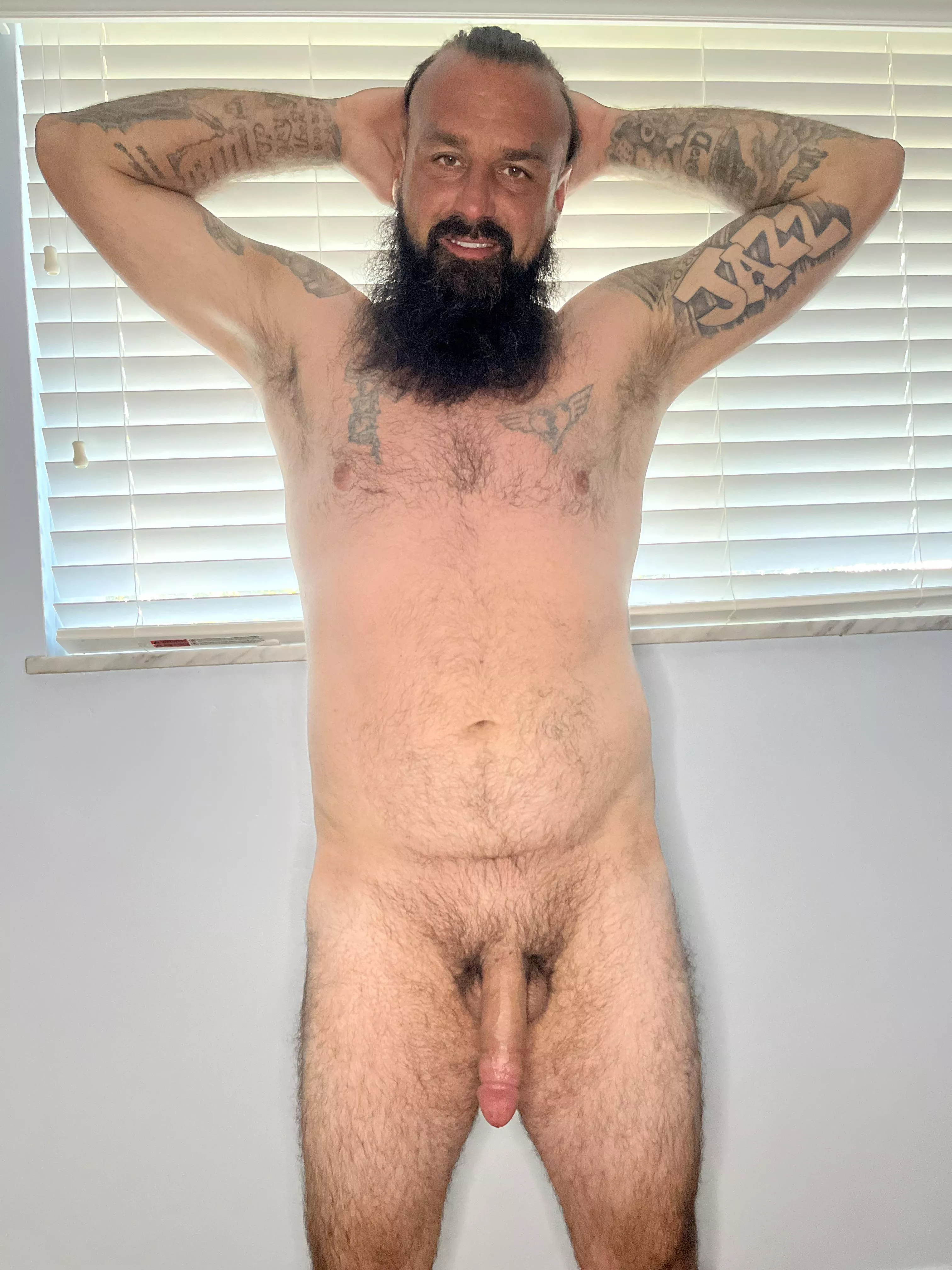 Be a good by and come sniff!