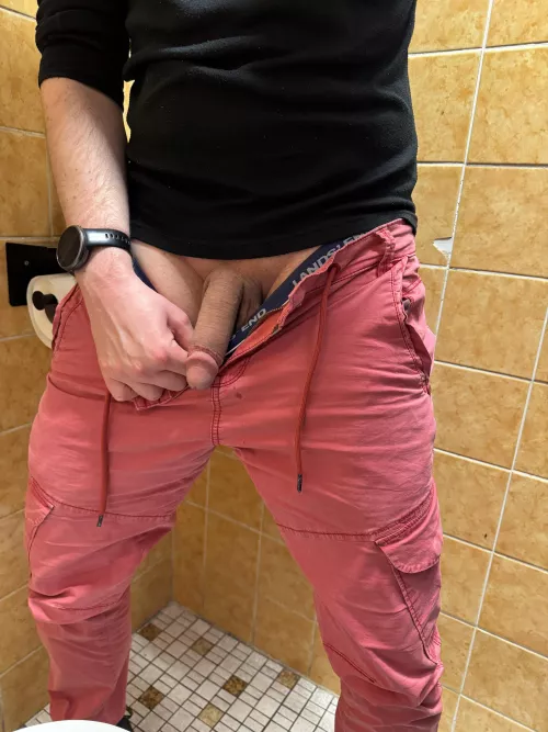 Guys at urinals usually stare like they saw a ghost (28)