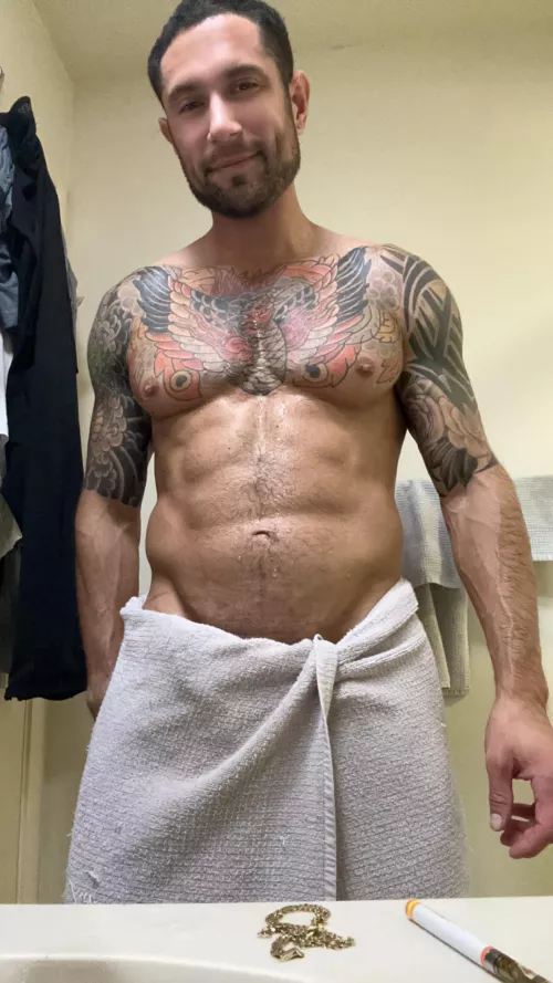 Help me dry off babe? 😅😈