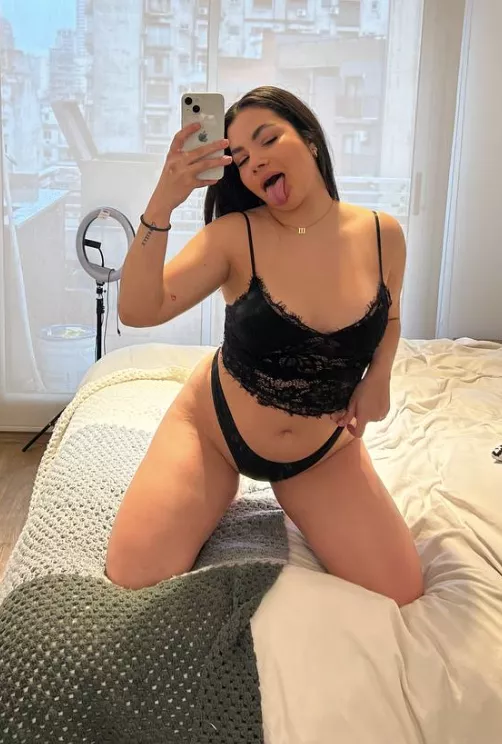 I like showing off my 20-year-old body.