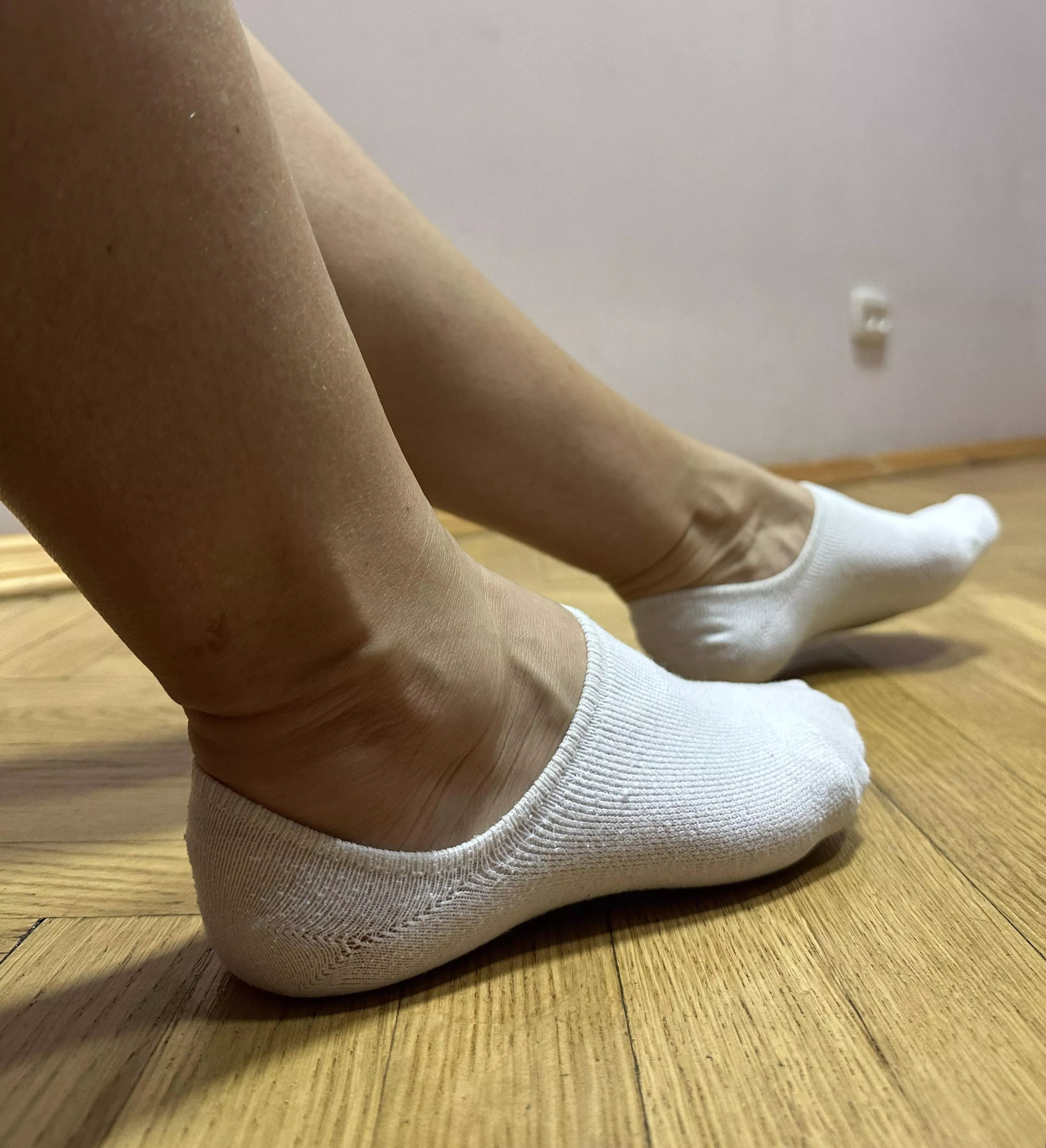 I want you between my feets