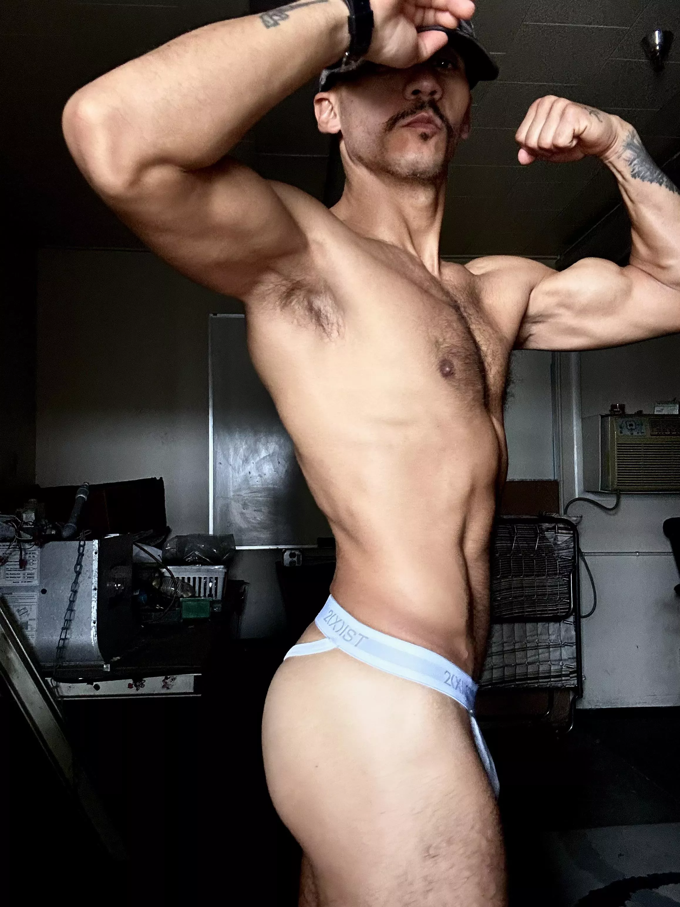 sweaty, musky tasty 