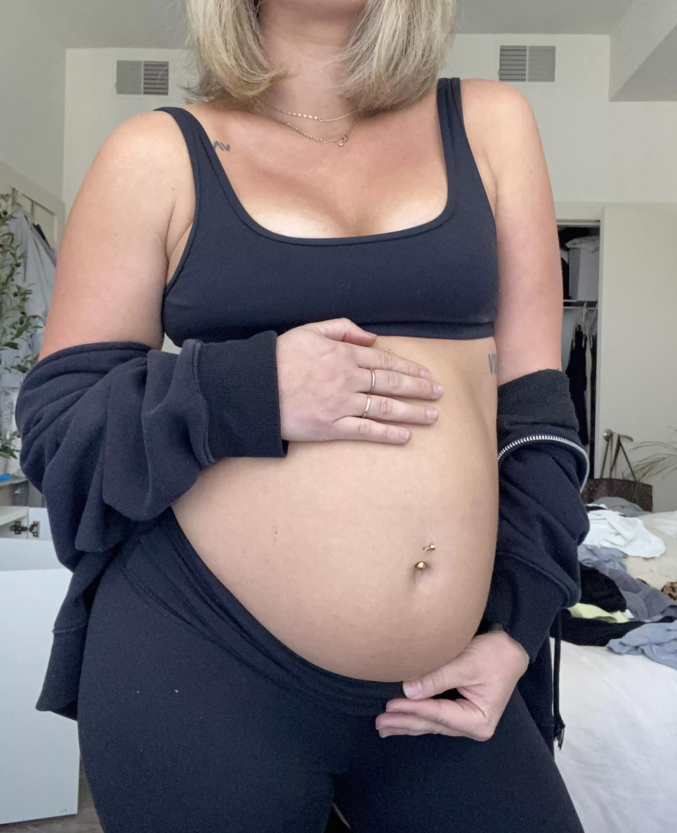 The bump is ready for yoga 🧘‍♀️ 