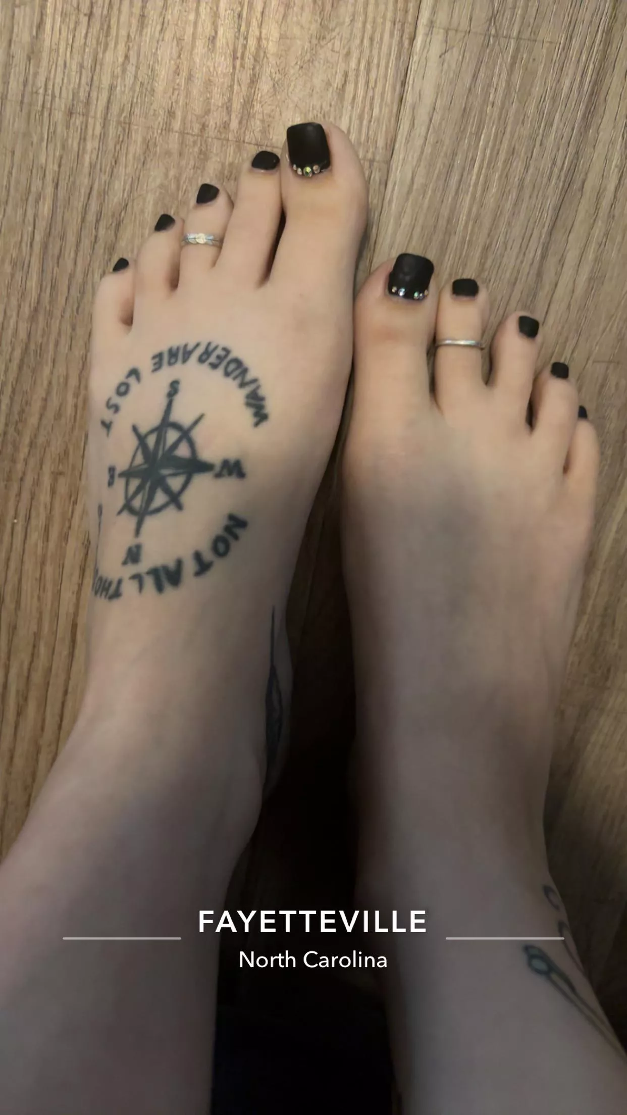 Worship my pretty feet (NC)