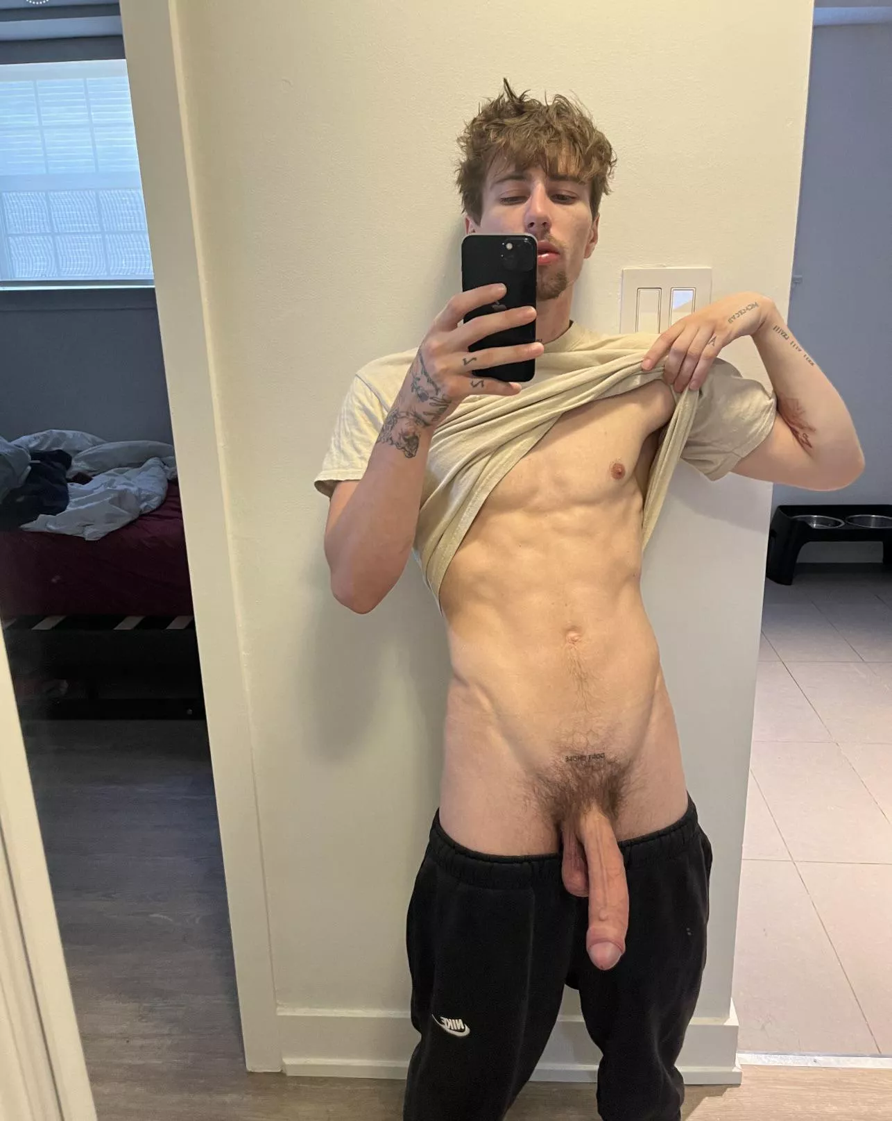 (22) Looking for a tight bottom to breed 