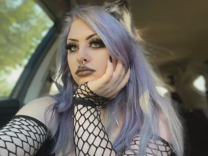 I love how cute my cat ears look.   :))