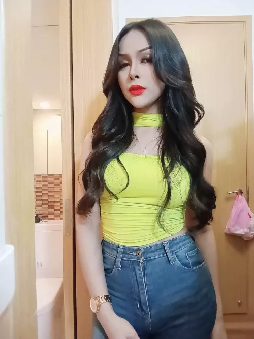 If you're a straight dude with a tranny fetish, throw a heart below!