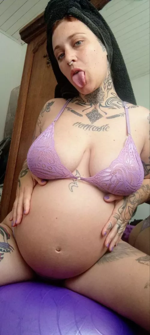 Let's play with our tongues