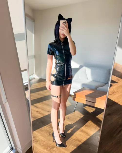 My favorite part of this outfit is the zipper for easy access