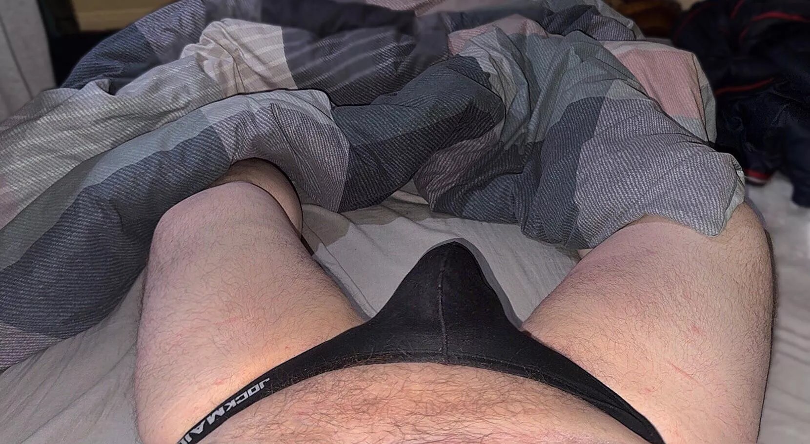 Need some young boys to service me 😘