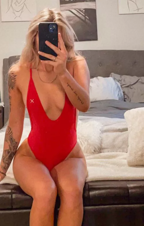 New suit, who dis 🌹