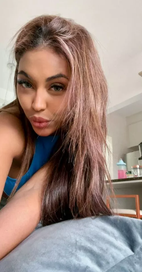 Smooth talk, sweet charm.