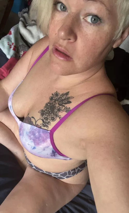 Stay in bed all day with me