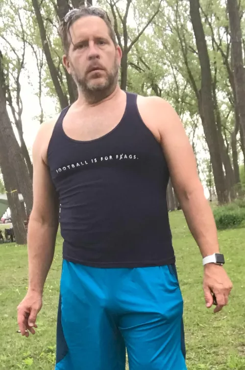 [58] commando getting baked in the park before some games. I'll be sweaty for you after.