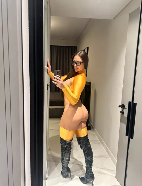 Are you a fan of bubble butt Velma 