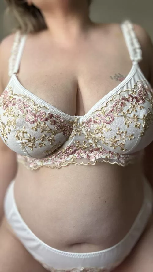 I love this white set with gold and pink accents 