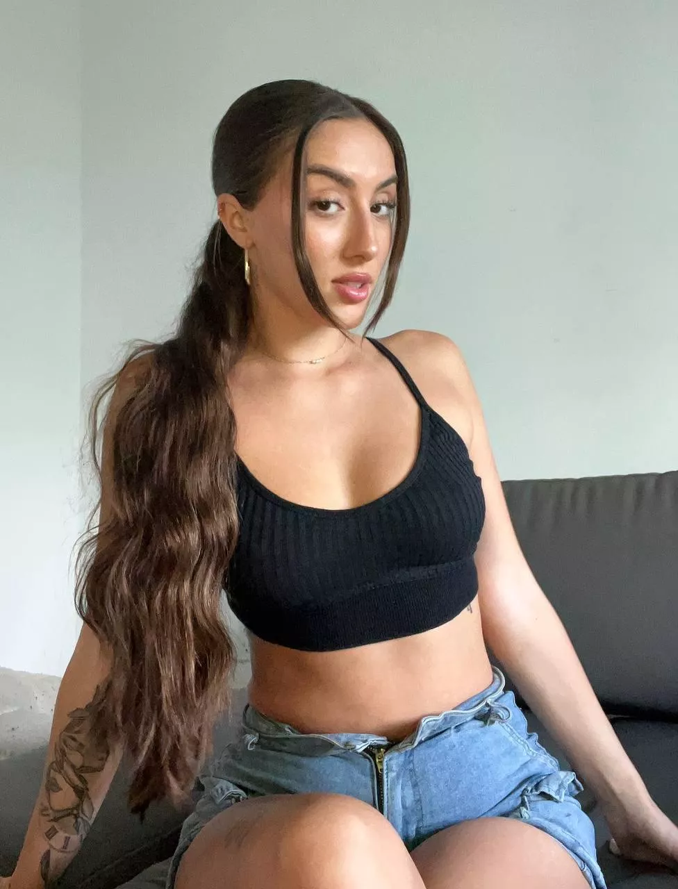 i think we can agree black is my croptop color, agree?