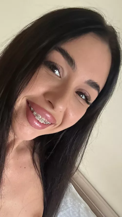 I'd like to feel your cum on my braces.