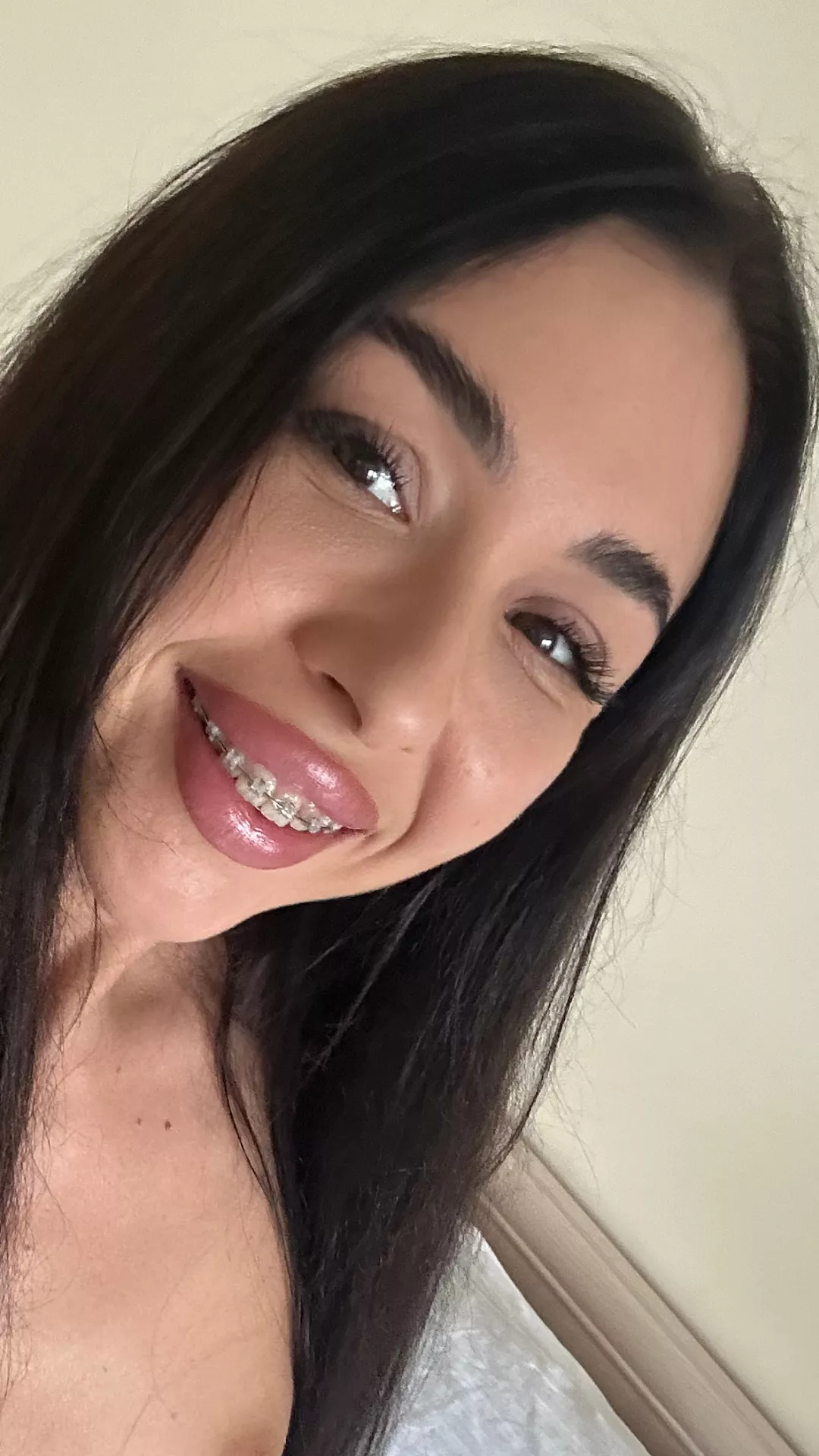 I'd like to feel your cum on my braces.