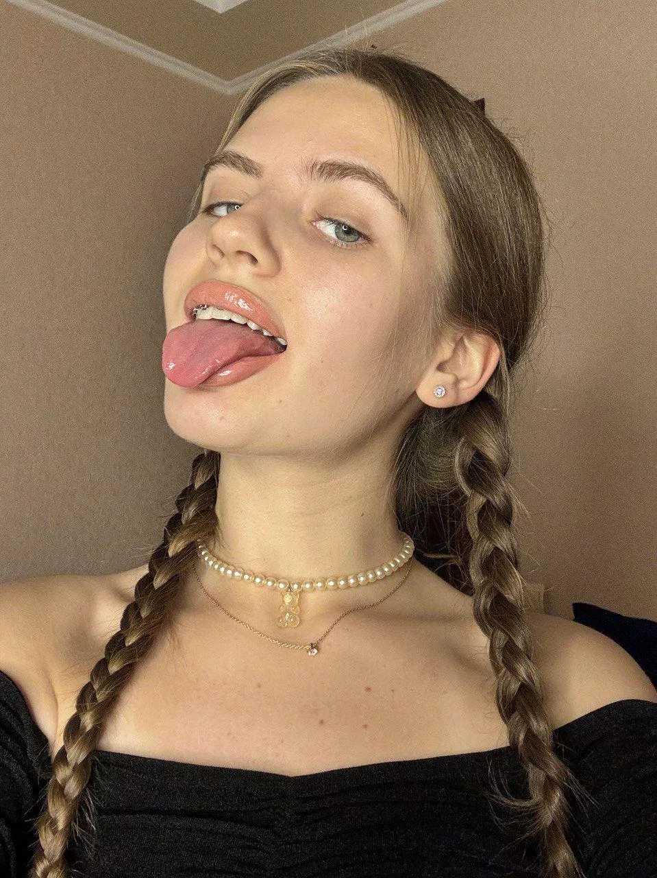 My braces are the perfect accessory to your dirty thoughts