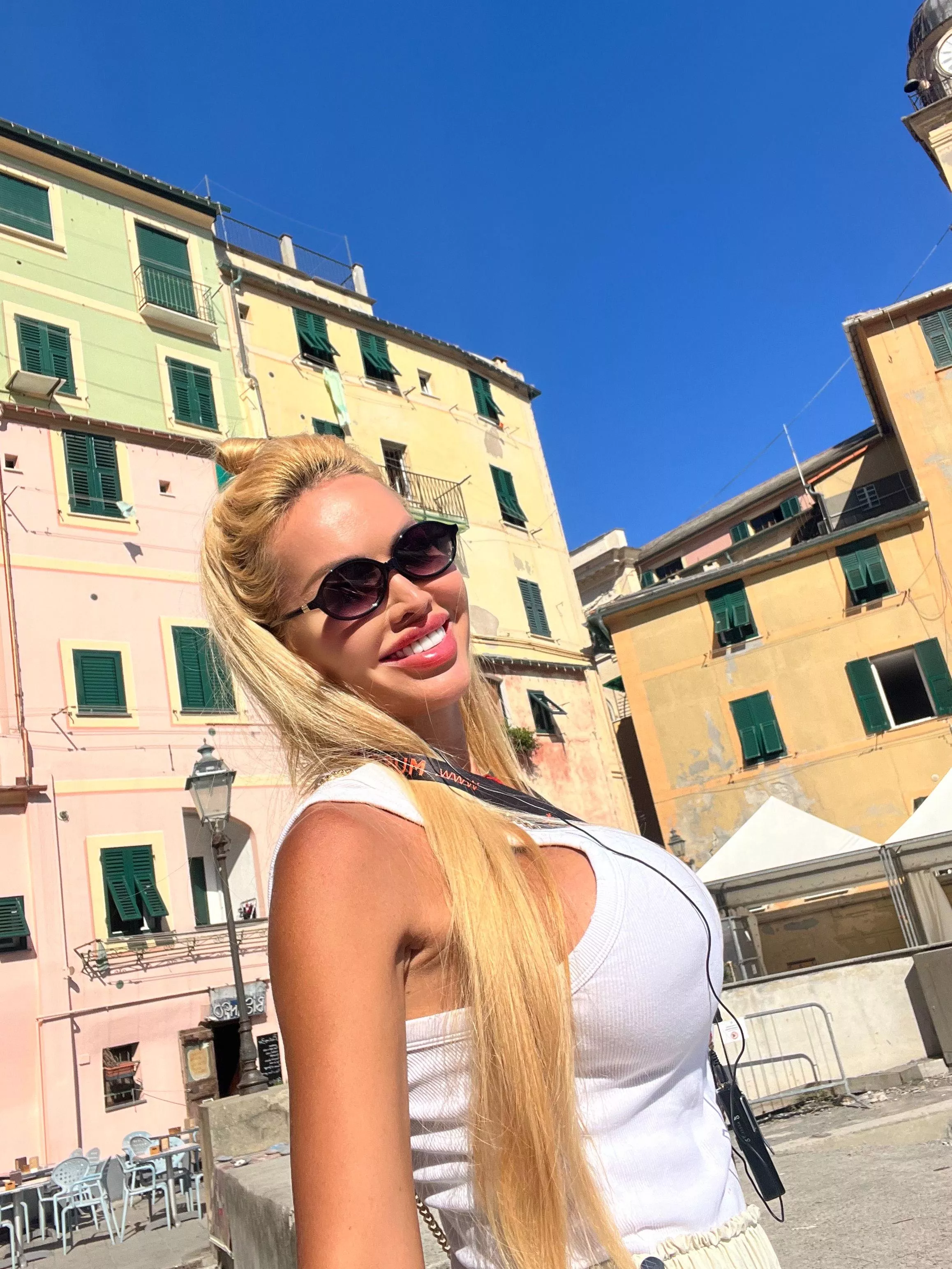 My gilauron lips look so appetizing in the sunshine