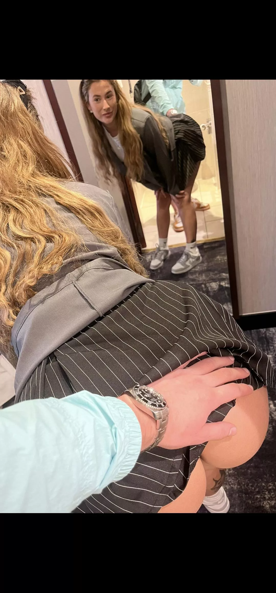 no pants whilst in France 