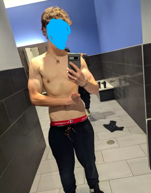 18 M4f Illinois, let's chat I'm 6'0